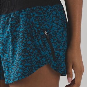 Lululemon Tracker Short IV (4") Size 6